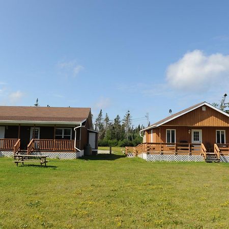 Riverside Chalets River of Ponds Exterior photo