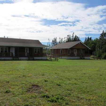 Riverside Chalets River of Ponds Exterior photo